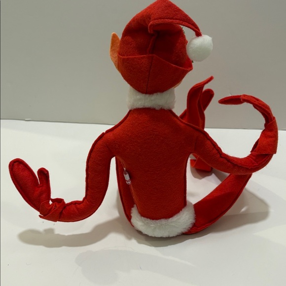 Annalee elf, red suit. 1997 edition.  10” tall in seated position. - Picture 5 of 5